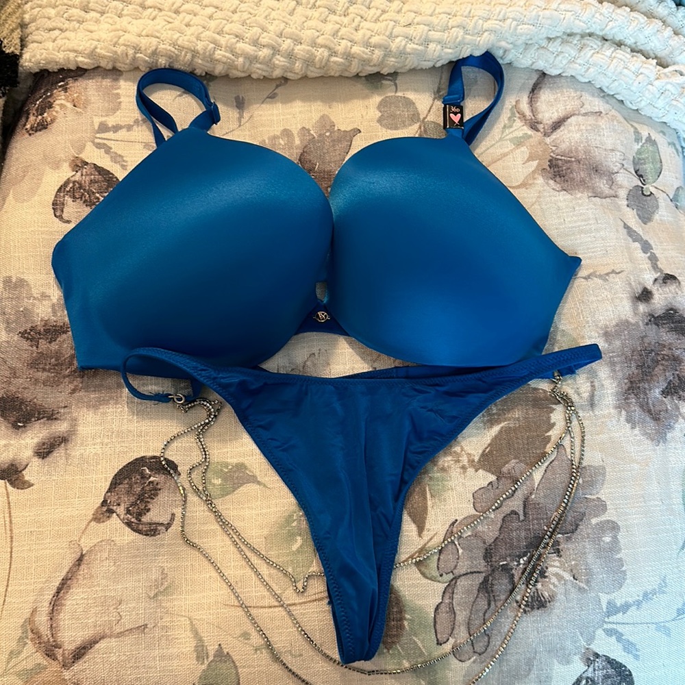 NWOT VS Bra/Panty Set
